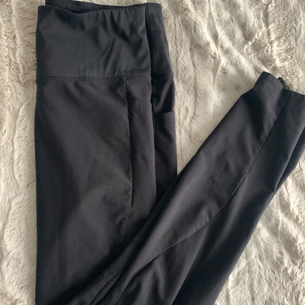 ATHLETA Quest Hybrid Tight 🖤